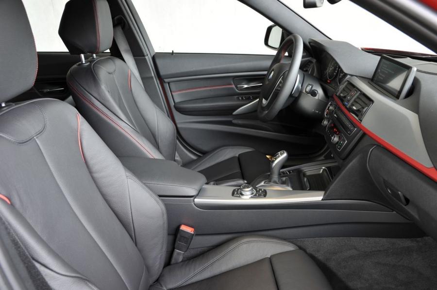  BMW 3-Series 2012 года  (фото 18 из 191)